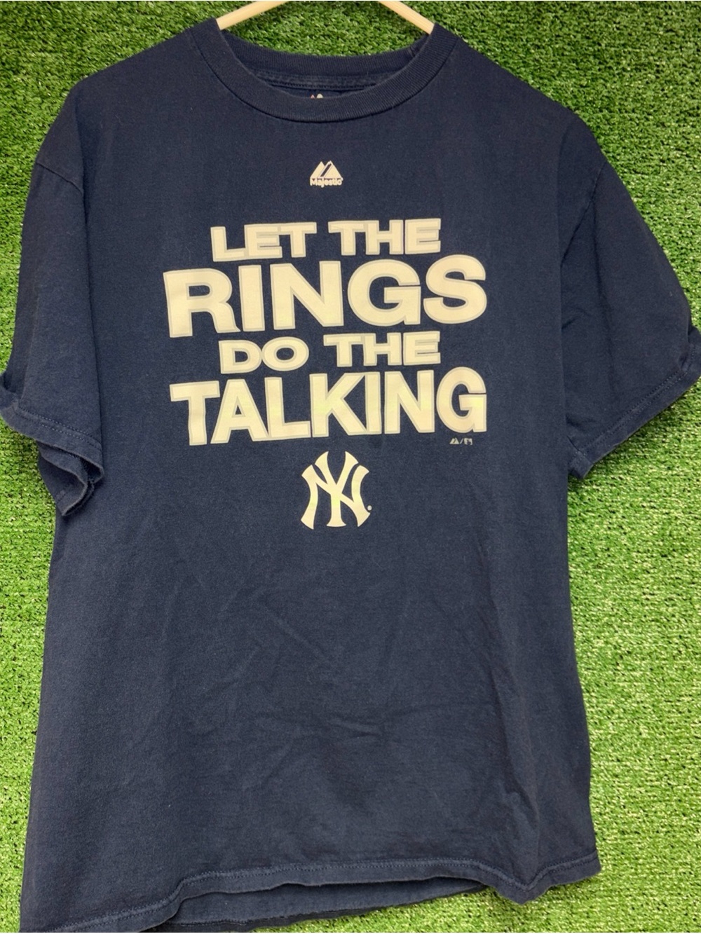 New York Yankees "Let The Rings Do The Talking"  Shirt M MLB NYC